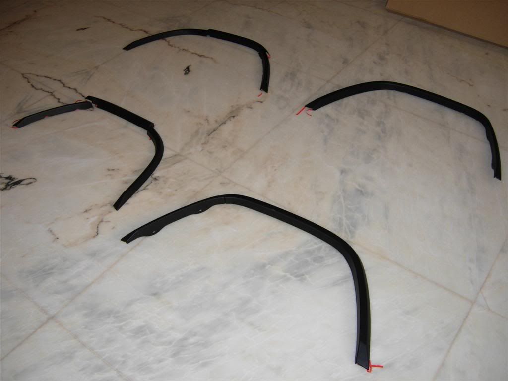 Export fender flares, black or silver? Cherokee SRT8 Forum